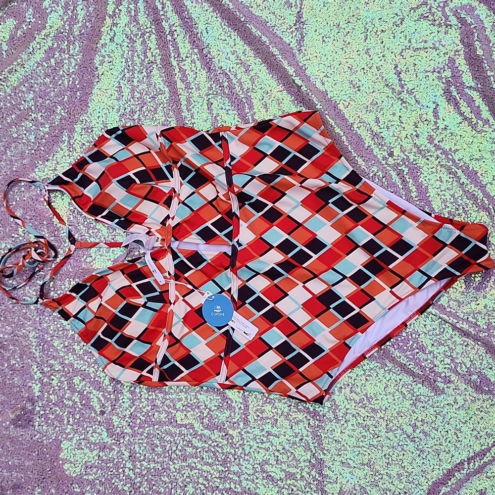 Cupshe Colorful Geometric Swimsuit! NWT Size XL Nice Design!